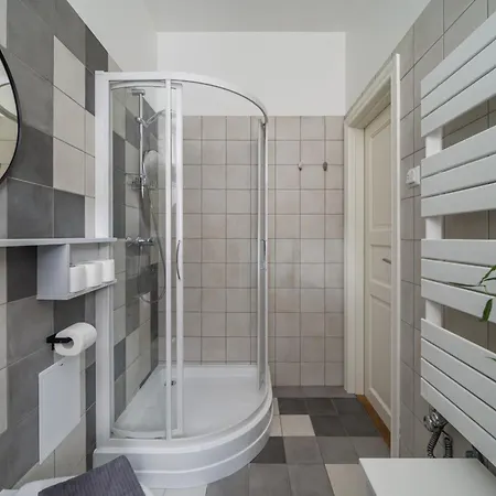Dzīvoklis New! Quiet With Elevator, 9 Min Walk To Old Town Riga